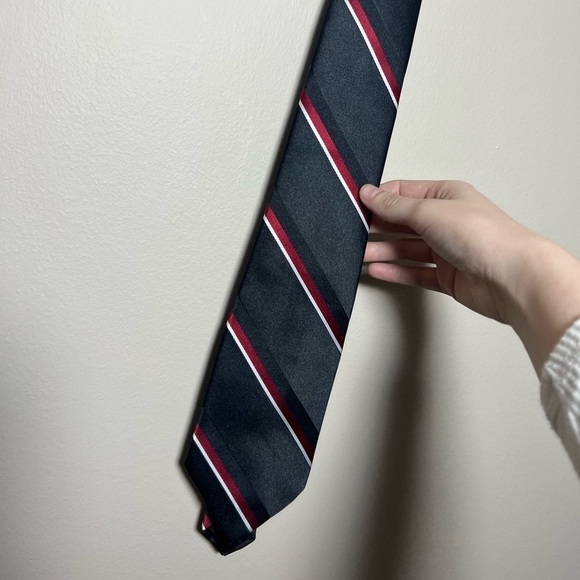 Vintage Wembley Leatherback Satins Tie - Picture 2 of 3